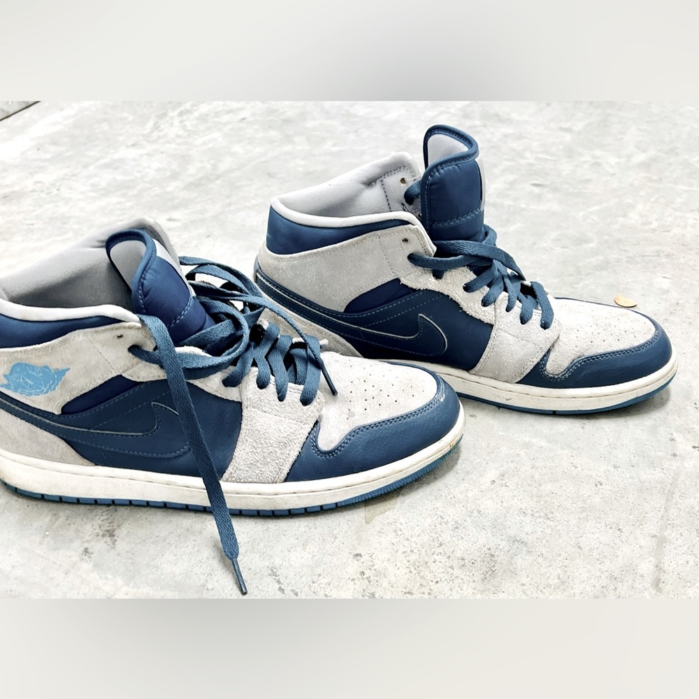 Air Jordan 1 Mid 'Georgetown'